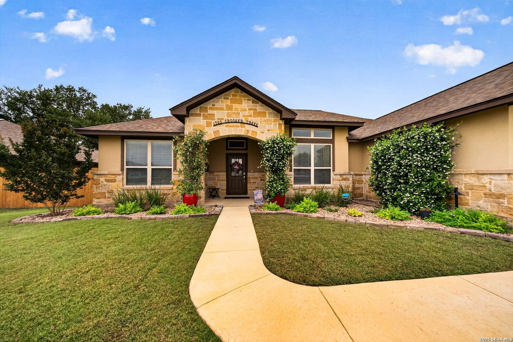 Photo of 1705 CROOKED CREEK DR, Pleasanton, TX 78064 (MLS # 1962847)