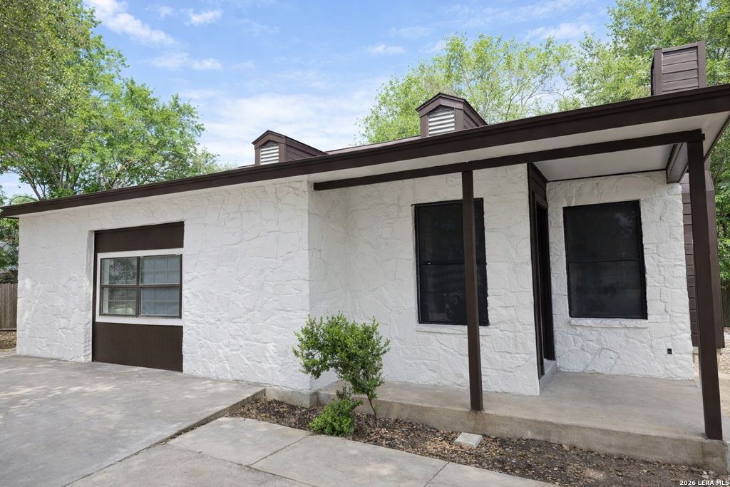 Photo of 507 W 5TH ST, Converse, TX 78109 (MLS # 1957678)