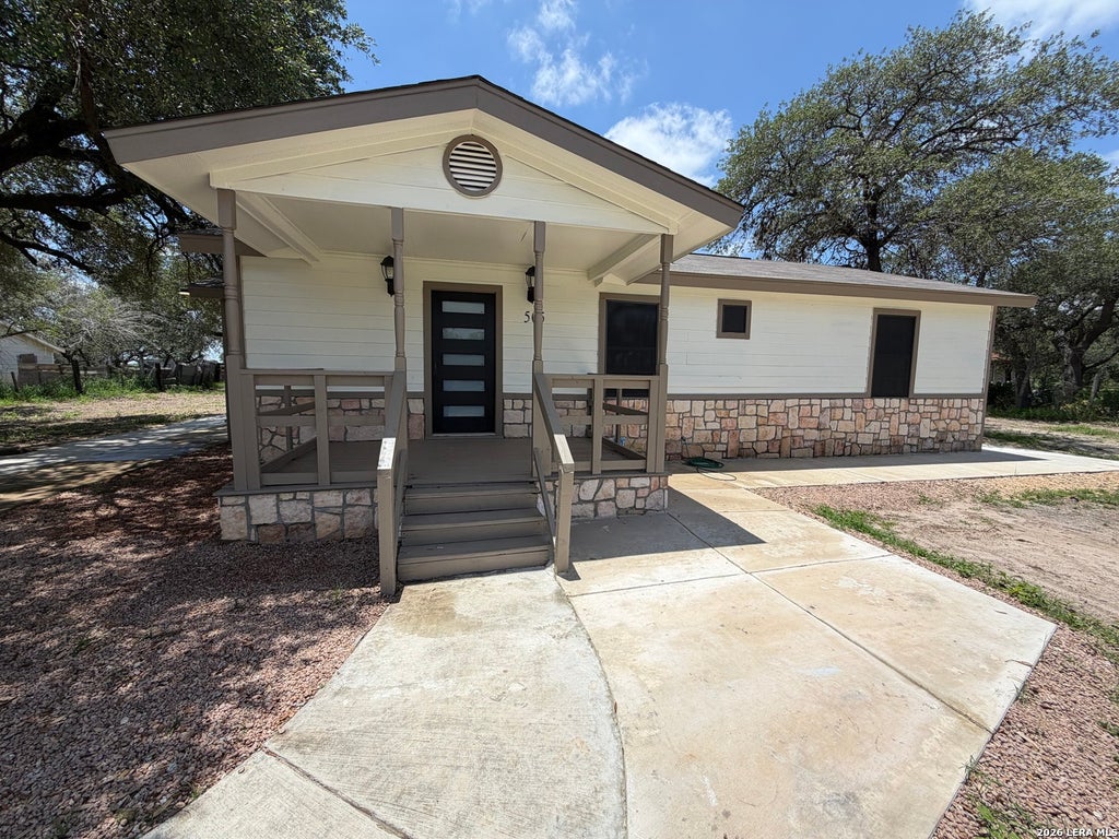 Photo of 505 NOTTINGHAM DR, Poteet, TX 78065 (MLS # 1971747)