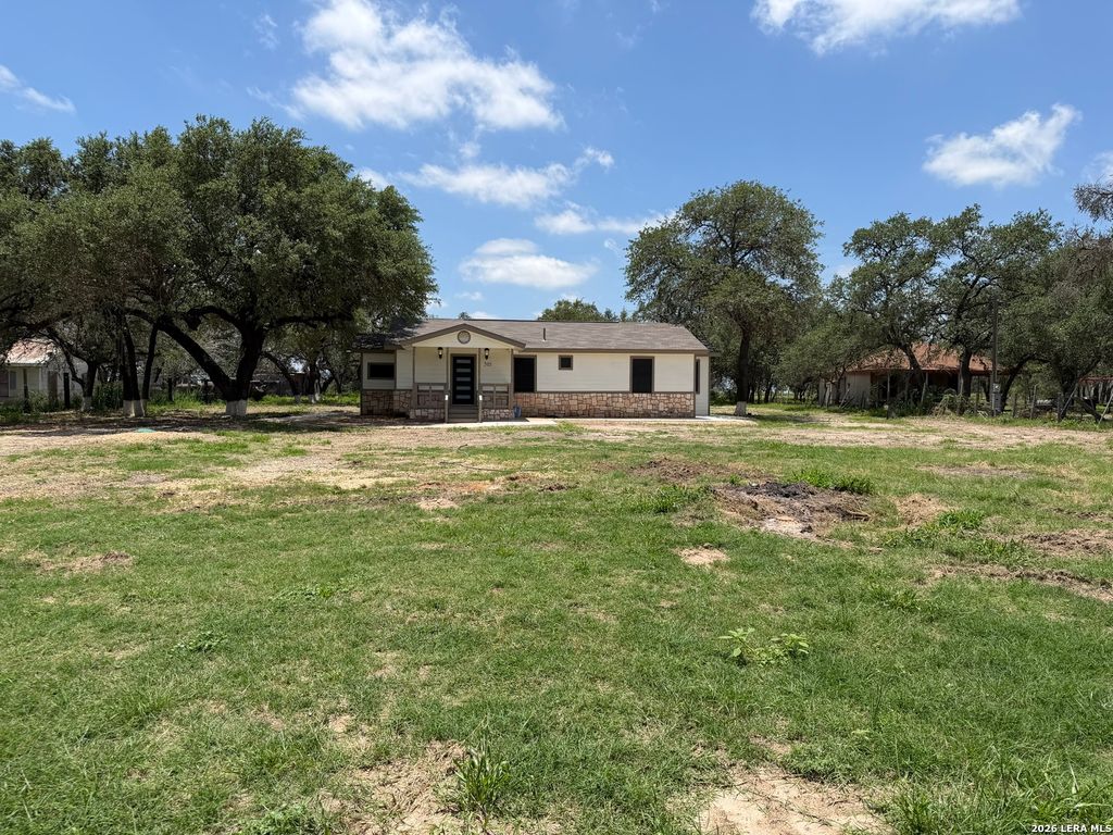 Photo of 505 NOTTINGHAM DR, Poteet, TX 78065 (MLS # 1971747)