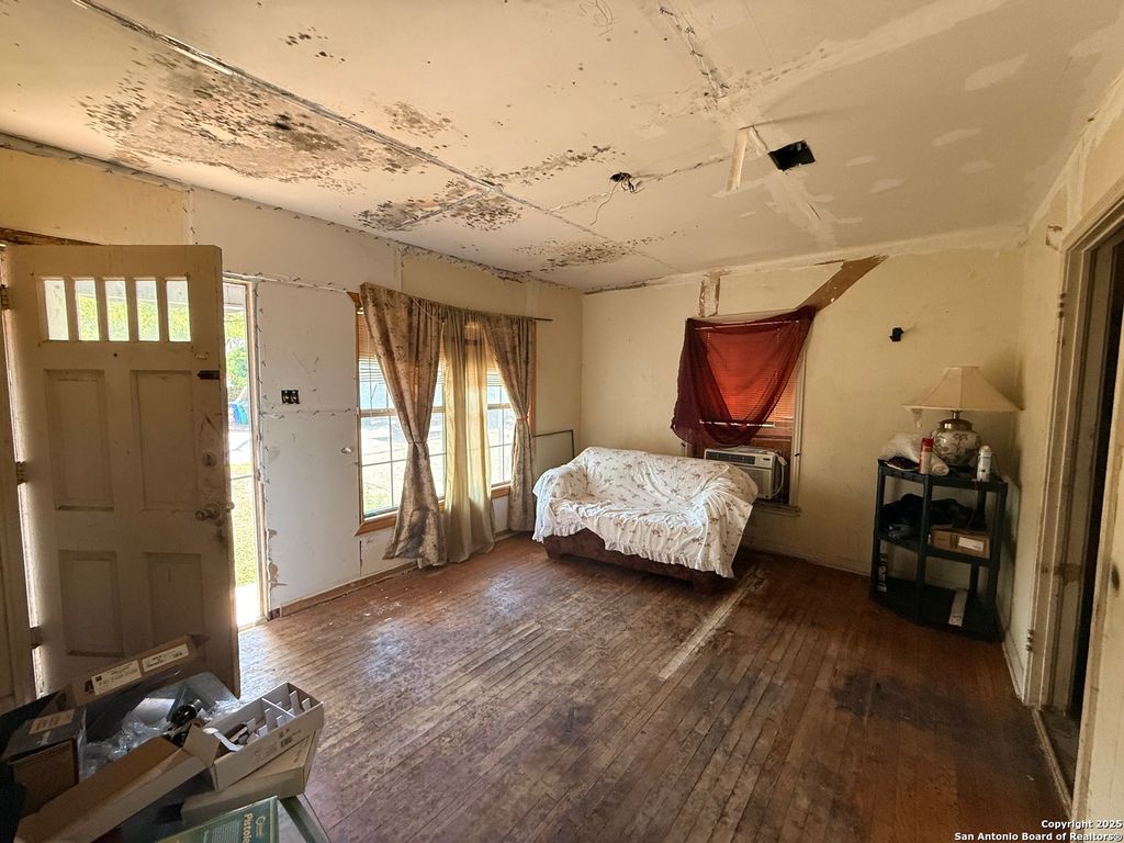 Photo of 1823 Gorman, San Antonio, TX 78202 (MLS # 1915523)