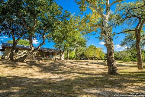 A home in Bandera