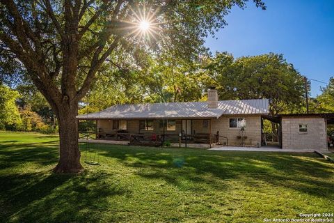 A home in Bandera