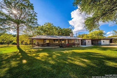 A home in Bandera