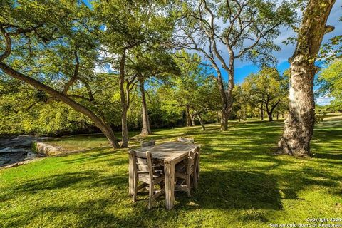 A home in Bandera