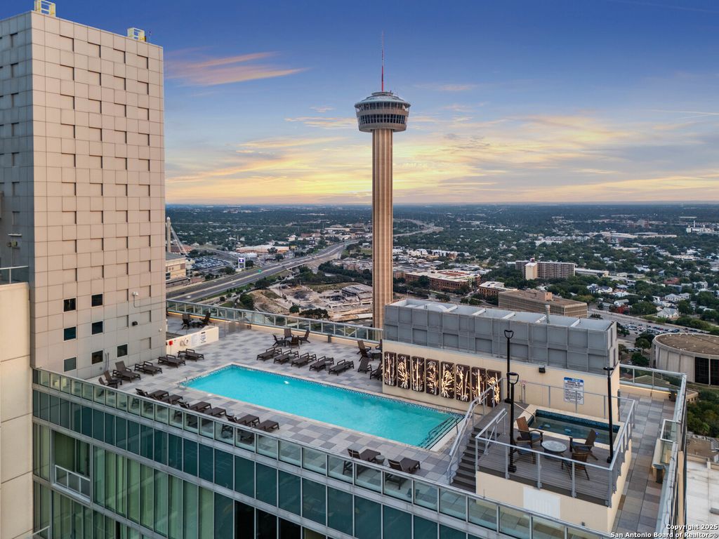 Photo of 610 E Market UNIT 2715, San Antonio, TX 78205 (MLS # 1909829)