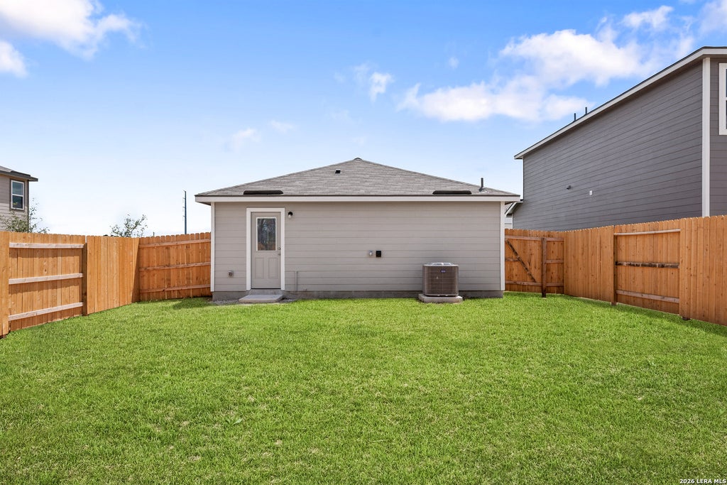 Photo of 11522 Woodpecker Dr, San Antonio, TX 78223 (MLS # 2008709)