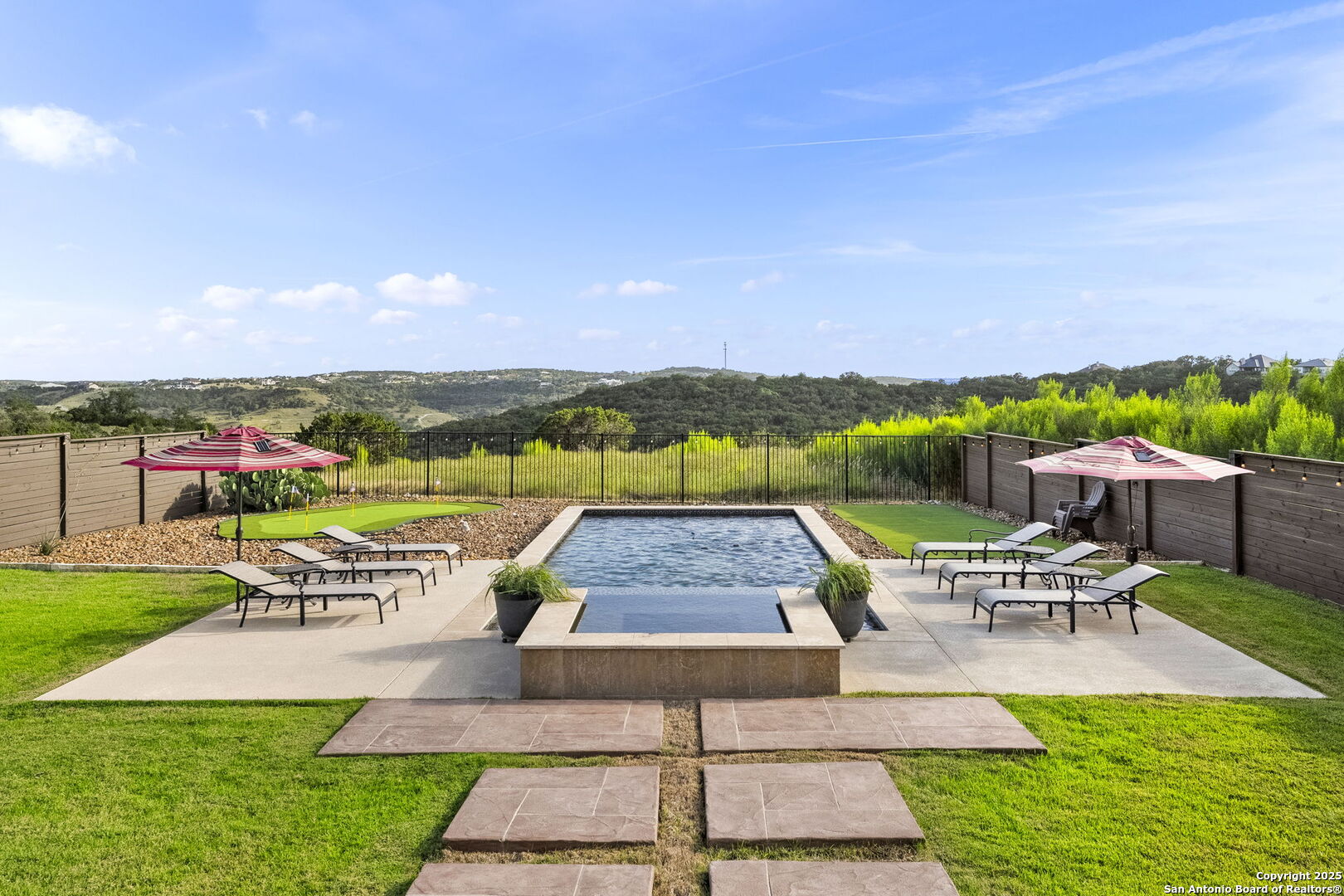 75 E Mariposa Parkway