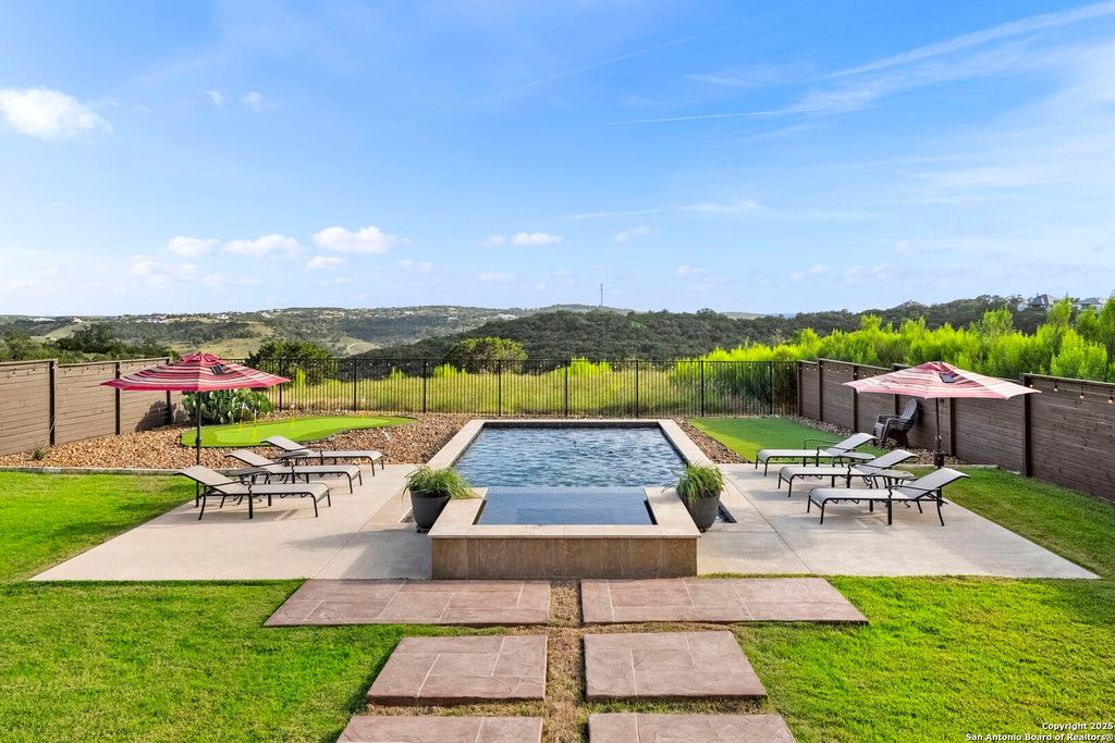 Photo of 75 E Mariposa Parkway, Boerne, TX 78006 (MLS # 1942843)