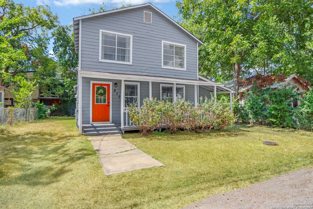 Photo of 810 goodrich, Seguin, TX 78155 (MLS # 1912772)