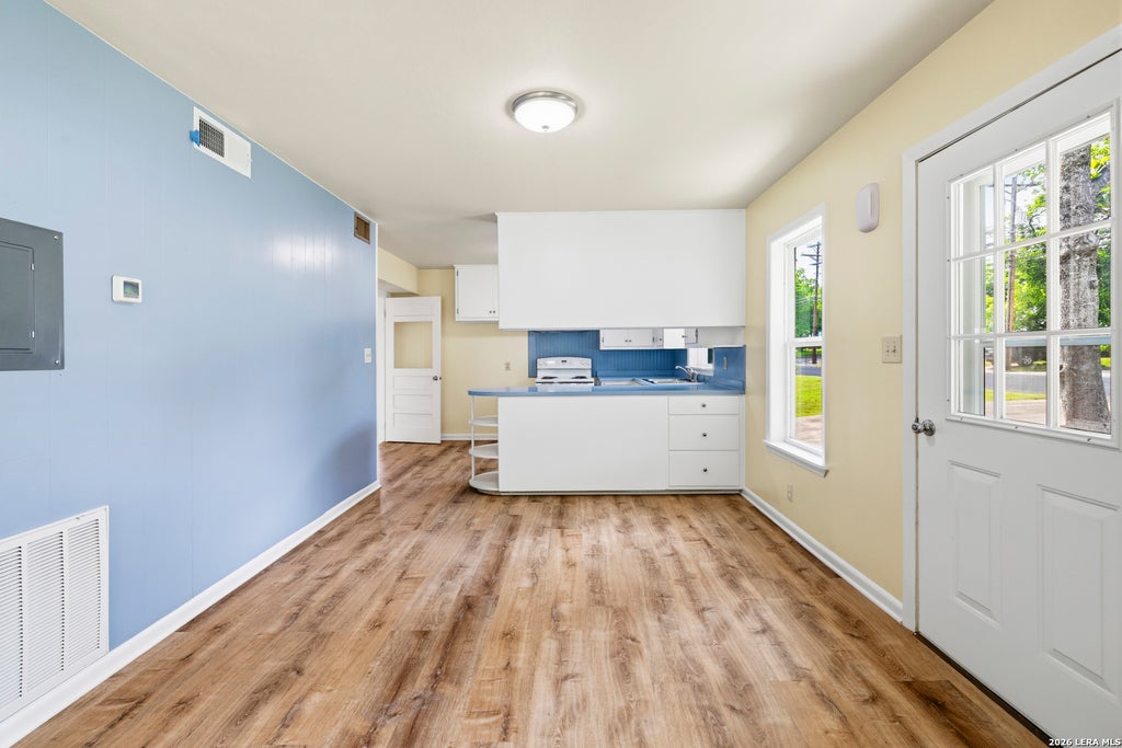 Photo of 304 W LIVE OAK ST, Fredericksburg, TX 78624 (MLS # 1969711)