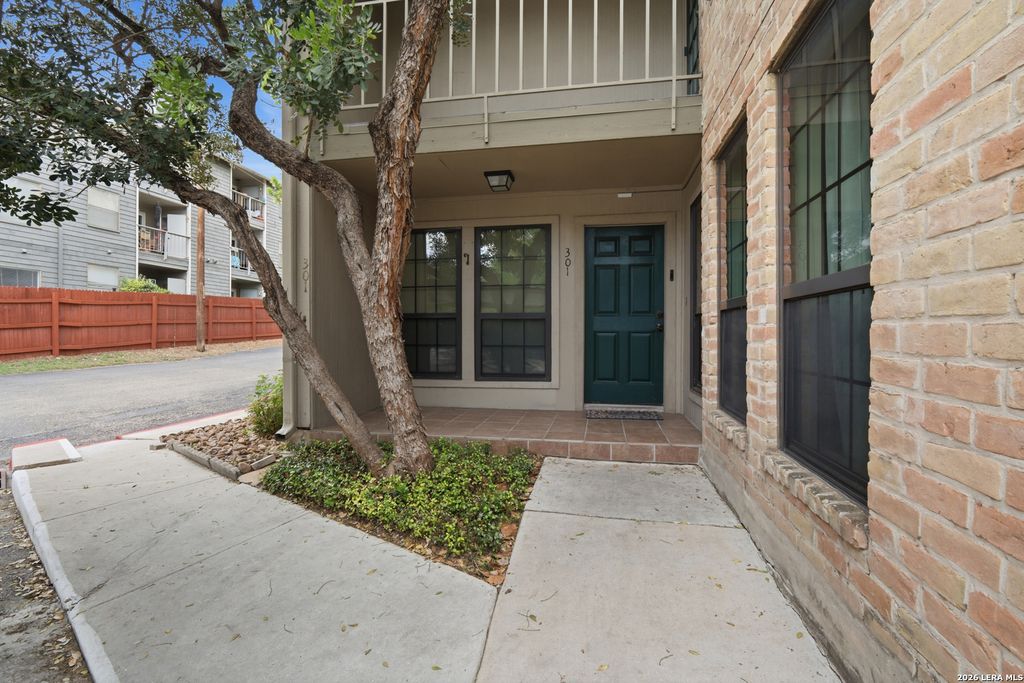 Photo of 7711 Callaghan APT 301 #APT 301, San Antonio, TX 78229 (MLS # 1959544)