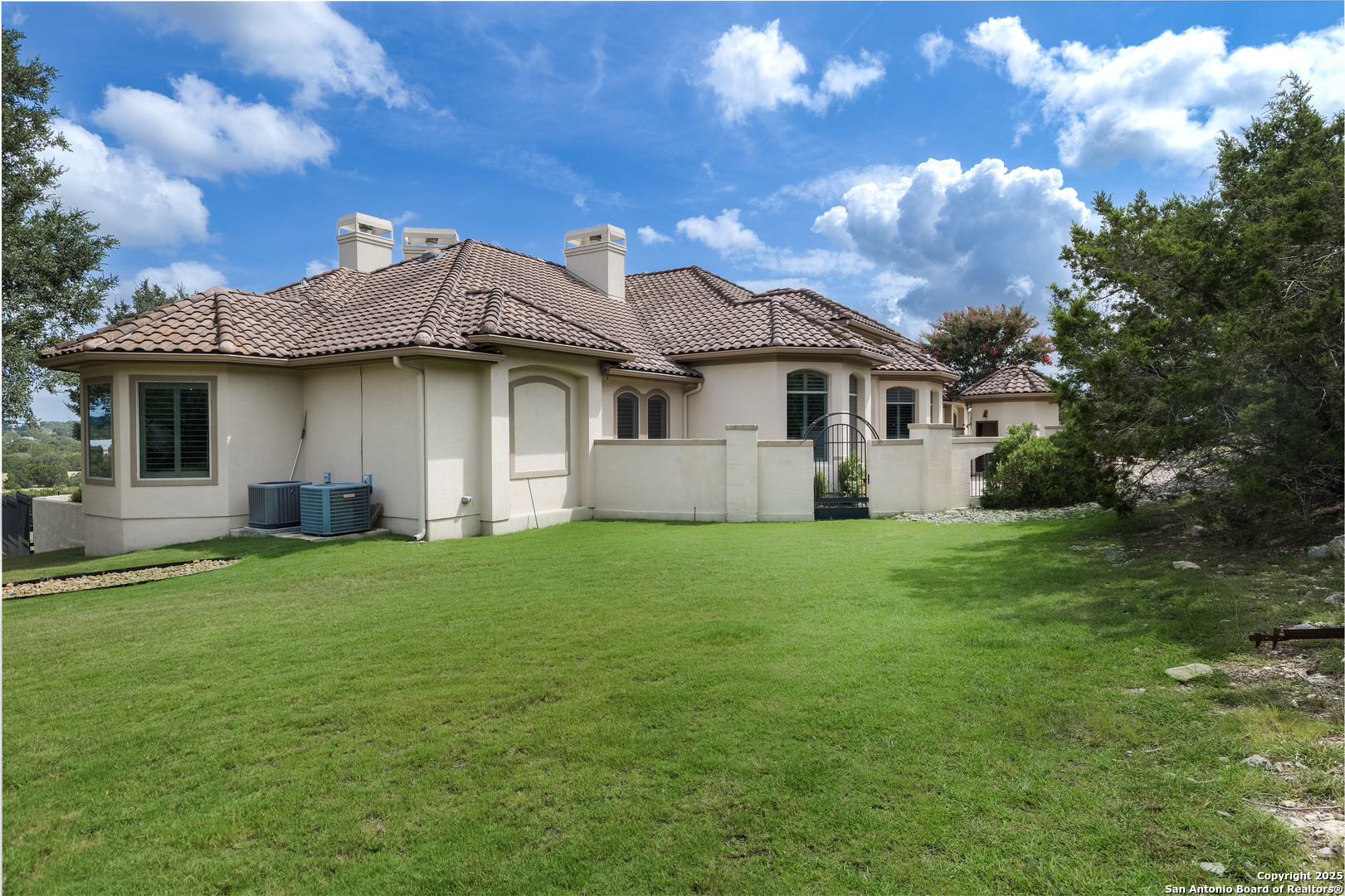 229 Greystone