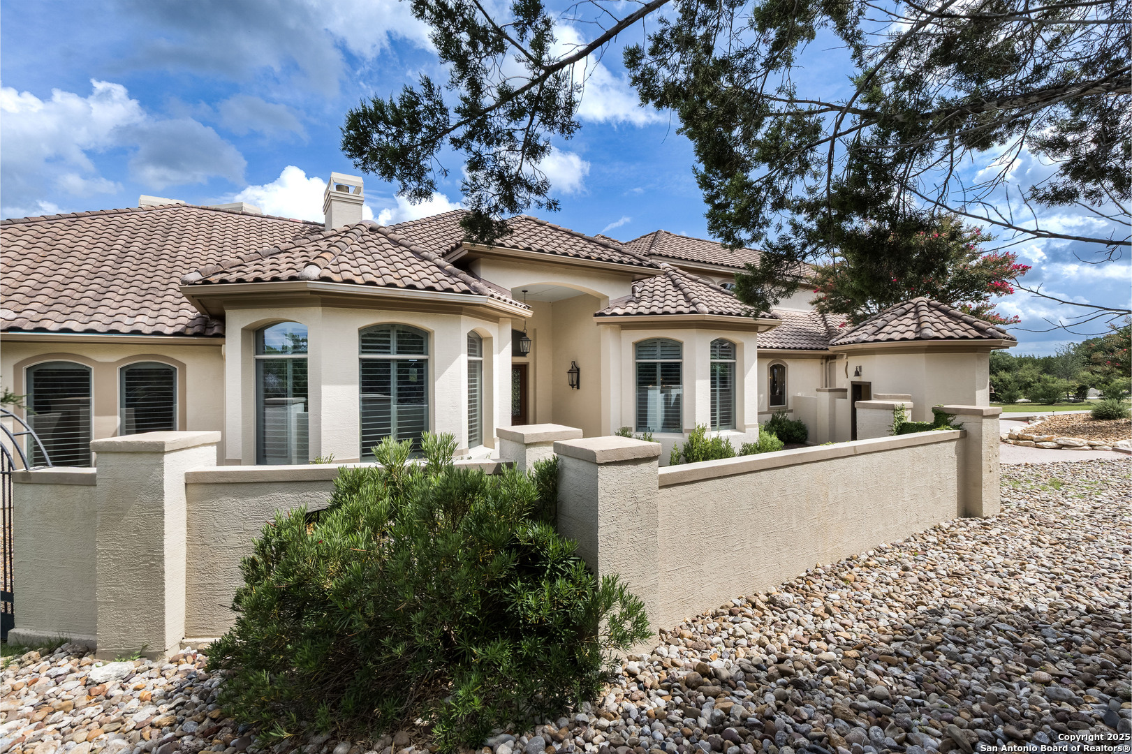 229 Greystone