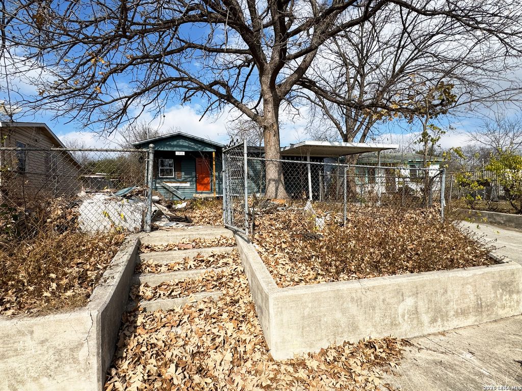 Photo of 1513 Gibbs, San Antonio, TX 78202 (MLS # 1940687)