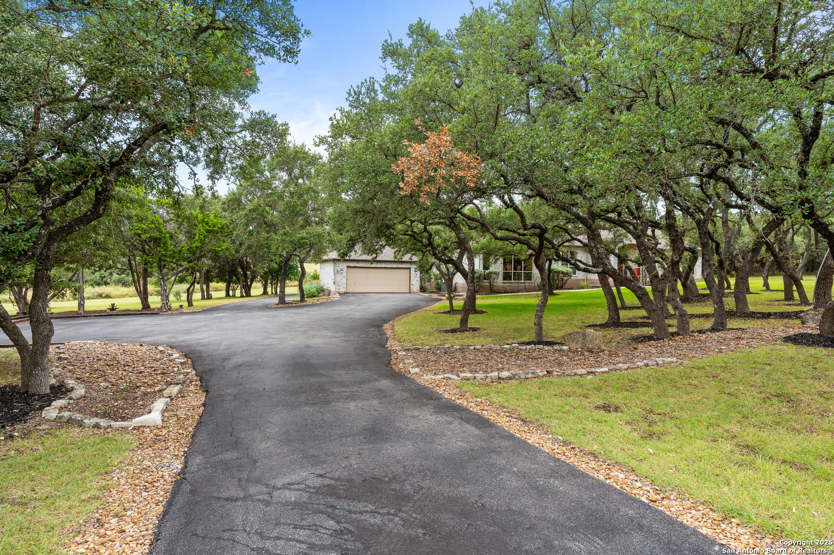 106 Oak Valley Dr