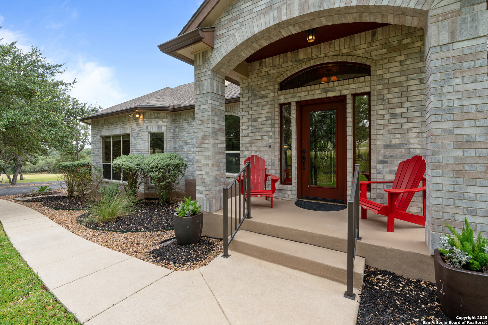 106 Oak Valley Dr