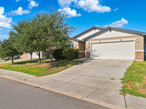 Photo of 10203 Relic Oaks, San Antonio, TX 78240 (MLS # 2020126)