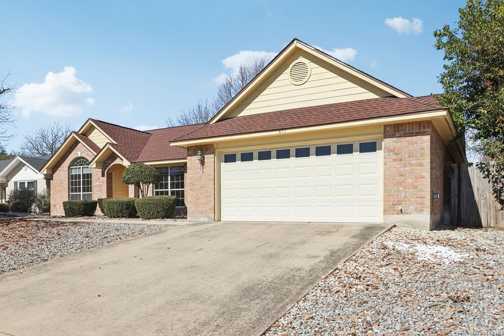 Photo of 632 Oak Valley, Kerrville, TX 78028 (MLS # 1942118)