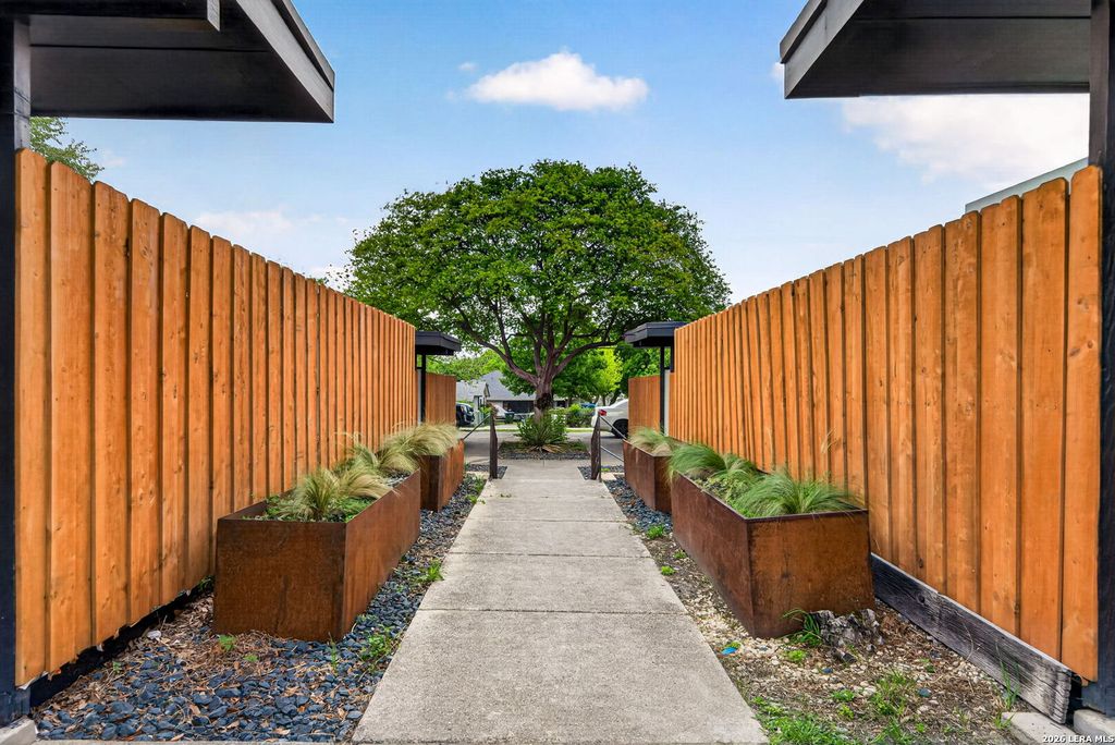 Photo of 600 Gentleman Road 1 #1, Balcones Heights, TX 78201 (MLS # 1959008)