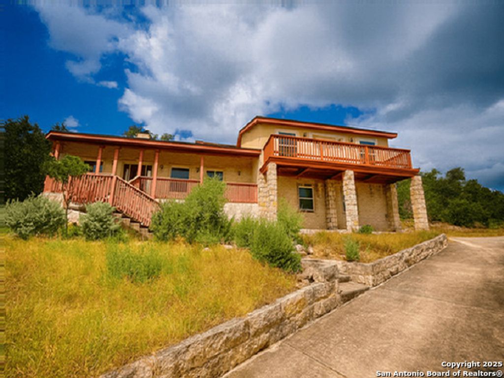 Photo of 412 Moonlight Walk, San Antonio, TX 78260 (MLS # 1915446)