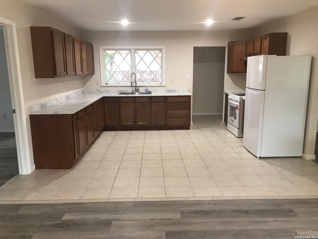 Photo of 4626 DUQUESNE DR, San Antonio, TX 78229 (MLS # 1955121)