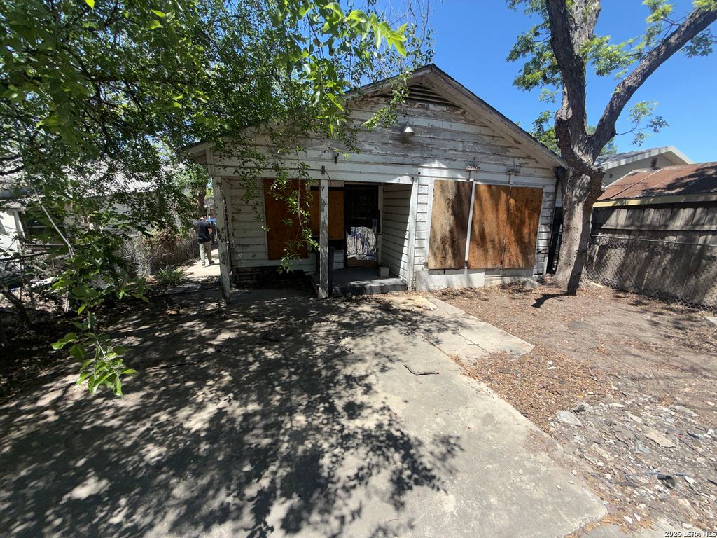 Photo of 118 Flato, San Antonio, TX 78204 (MLS # 1958326)