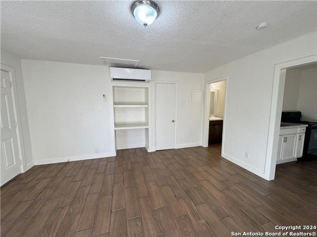 Photo of 520 Gentleman 11 #11, San Antonio, TX 78201 (MLS # 1913961)