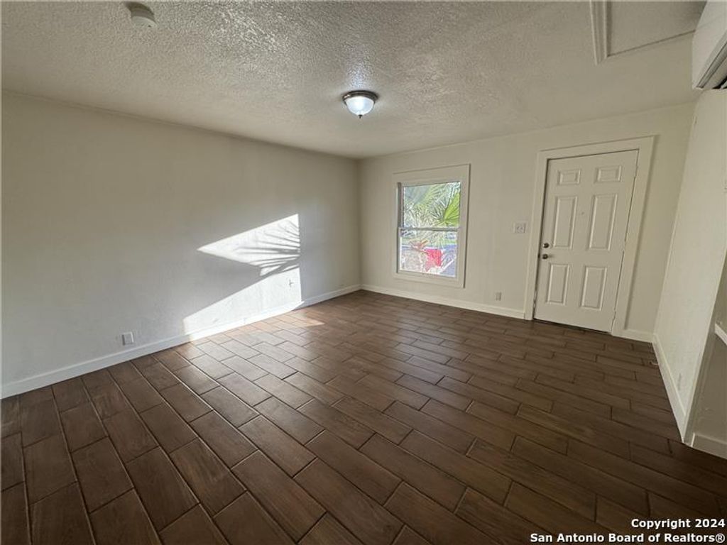 Photo of 520 Gentleman 11 #11, San Antonio, TX 78201 (MLS # 1913961)