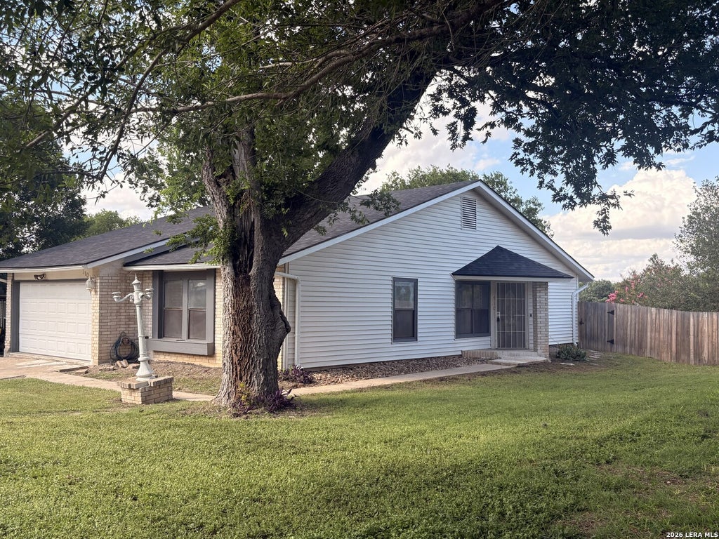 Photo of 710 TRAPPERS RUN ST, San Antonio, TX 78245 (MLS # 1991288)