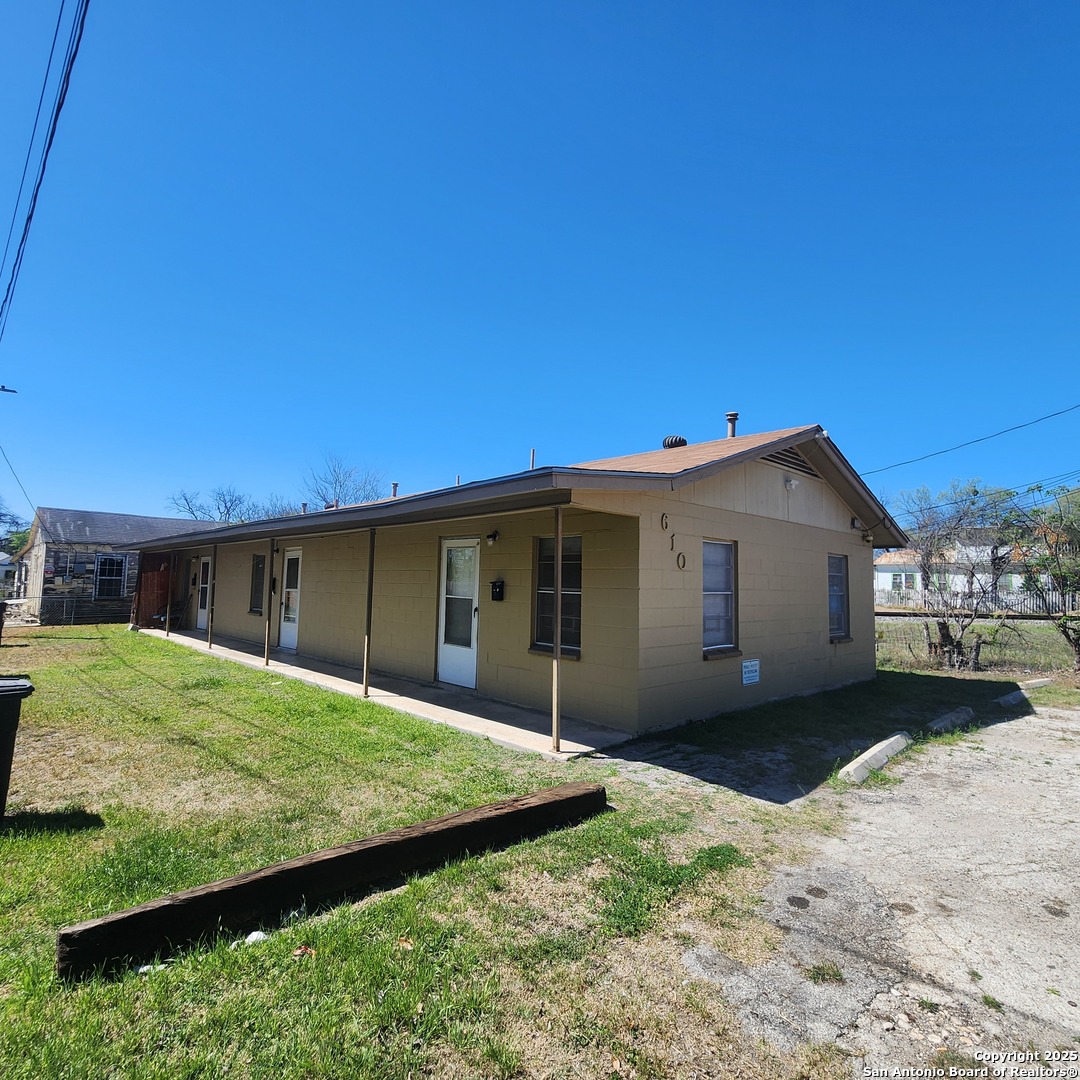 Photo 1 of 8 — 610 Ruiz 2, San Antonio, TX 78207