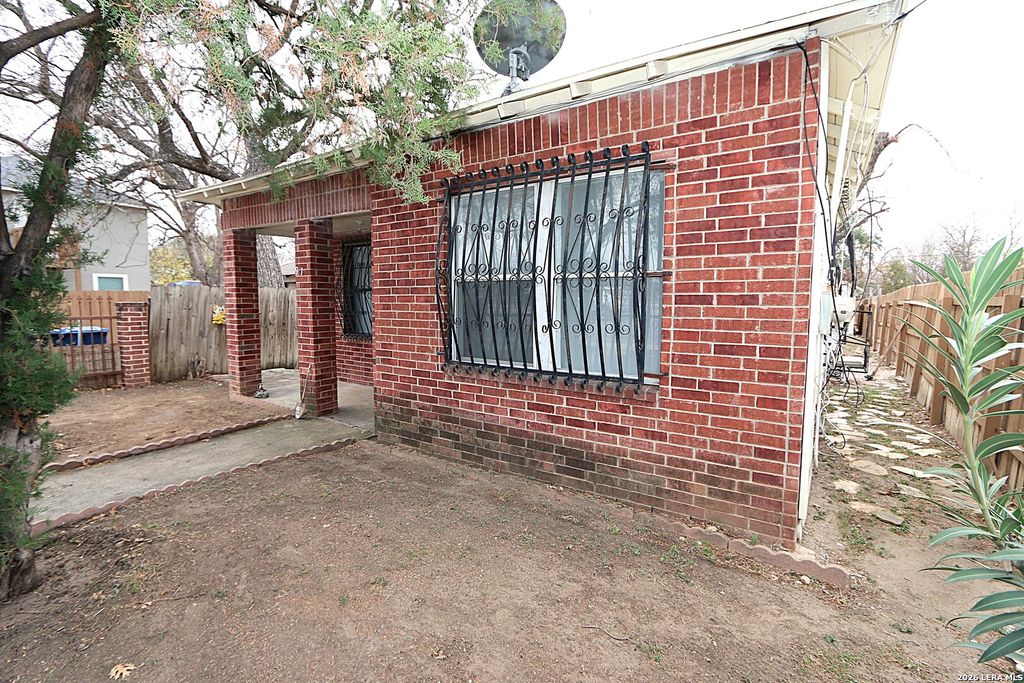 Photo of 910 Culebra, San Antonio, TX 78201 (MLS # 1936427)