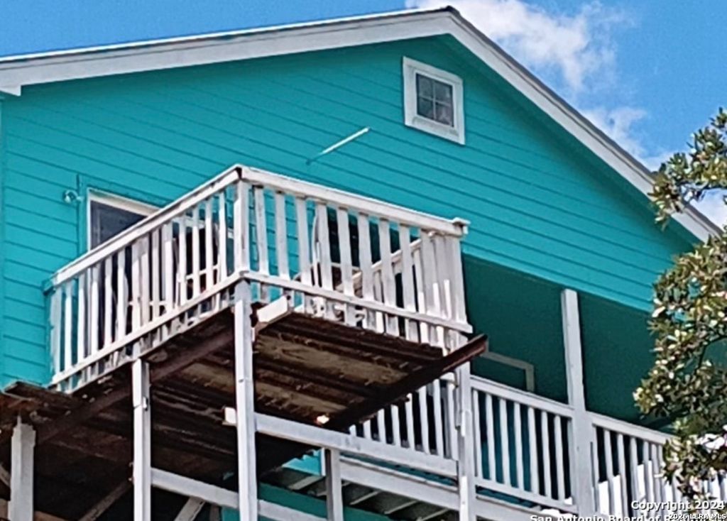 Photo of 272 Plum Cove, Lakehills, TX 78063 (MLS # 1944077)