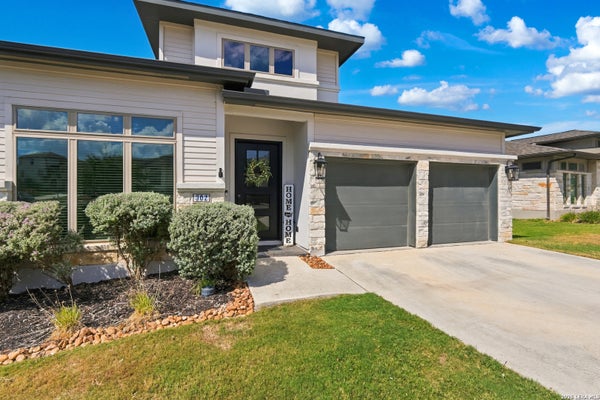 302 NAVARRO, BOERNE, TX 78006 - Image ccb205ecdd506d8a7be57ff8d3f0b886/2344584909