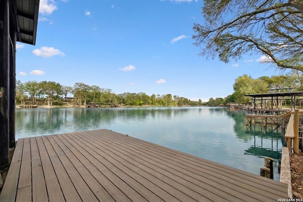 Photo of 230 Lee St, Seguin, TX 78155 (MLS # 1958319)