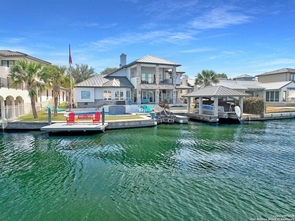 Photo of 404 Matern Crt, Horseshoe Bay, TX 78657 (MLS # 1848144)