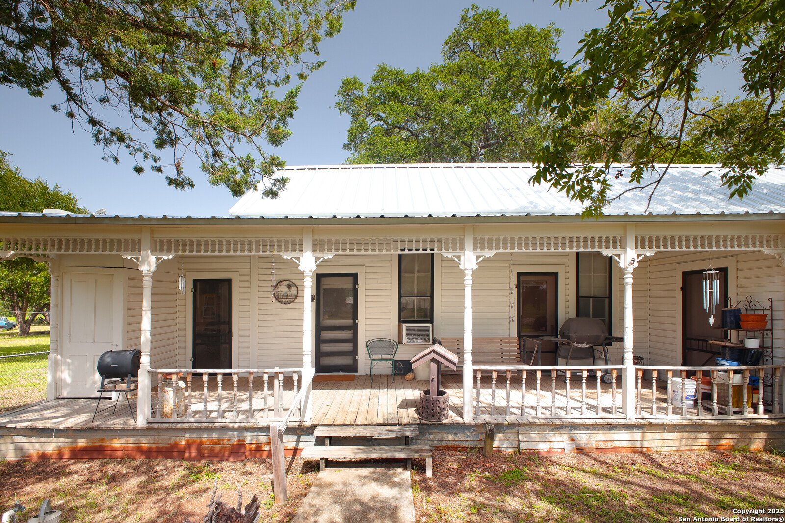 4901 Lower Seguin