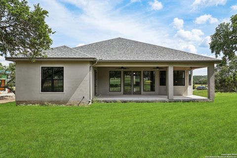 A home in Blanco