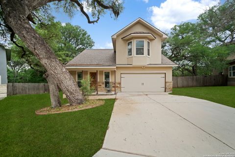 Photo of 635 BLUFFSIDE DR, New Braunfels, TX 78130 (MLS # 1959231)