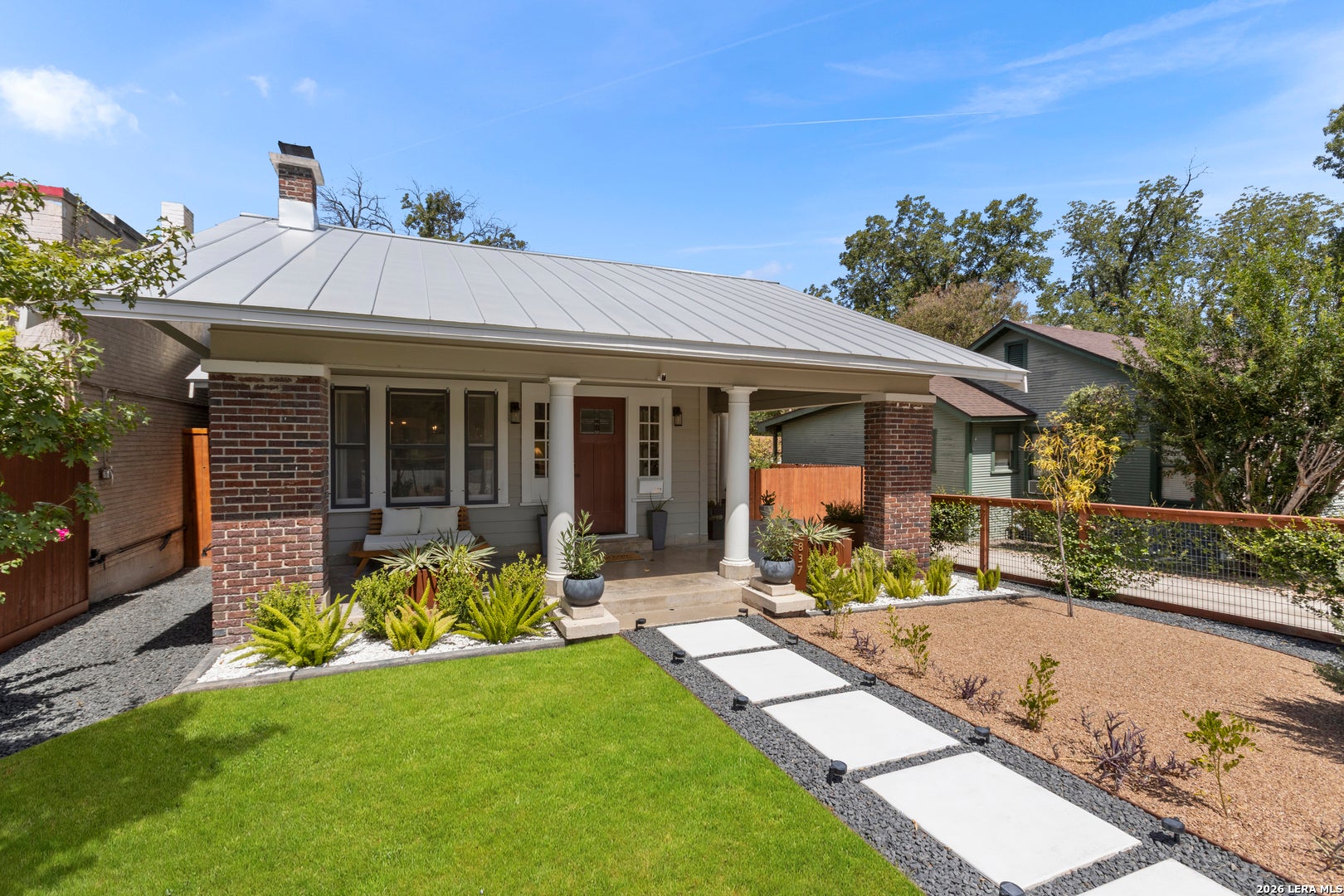837 W Summit Ave