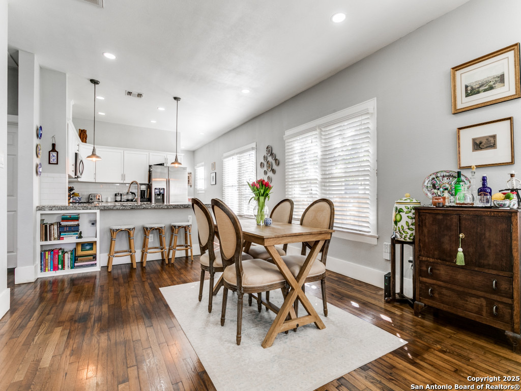 1010 BURLESON