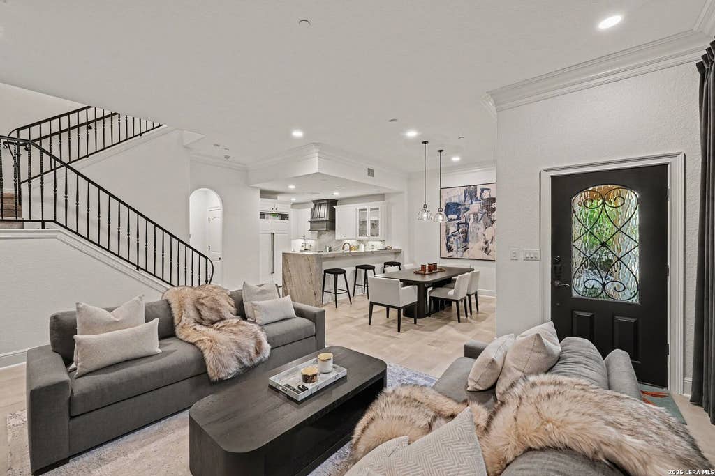 Photo of 123 EATON ST 102 #102, Alamo Heights, TX 78209 (MLS # 2010262)