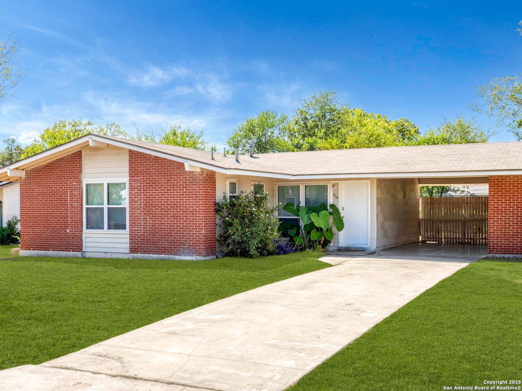 Photo of 614 Karen, San Antonio, TX 78218 (MLS # 1914979)