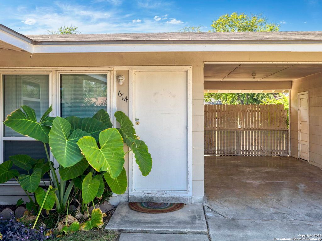 Photo of 614 Karen, San Antonio, TX 78218 (MLS # 1914979)