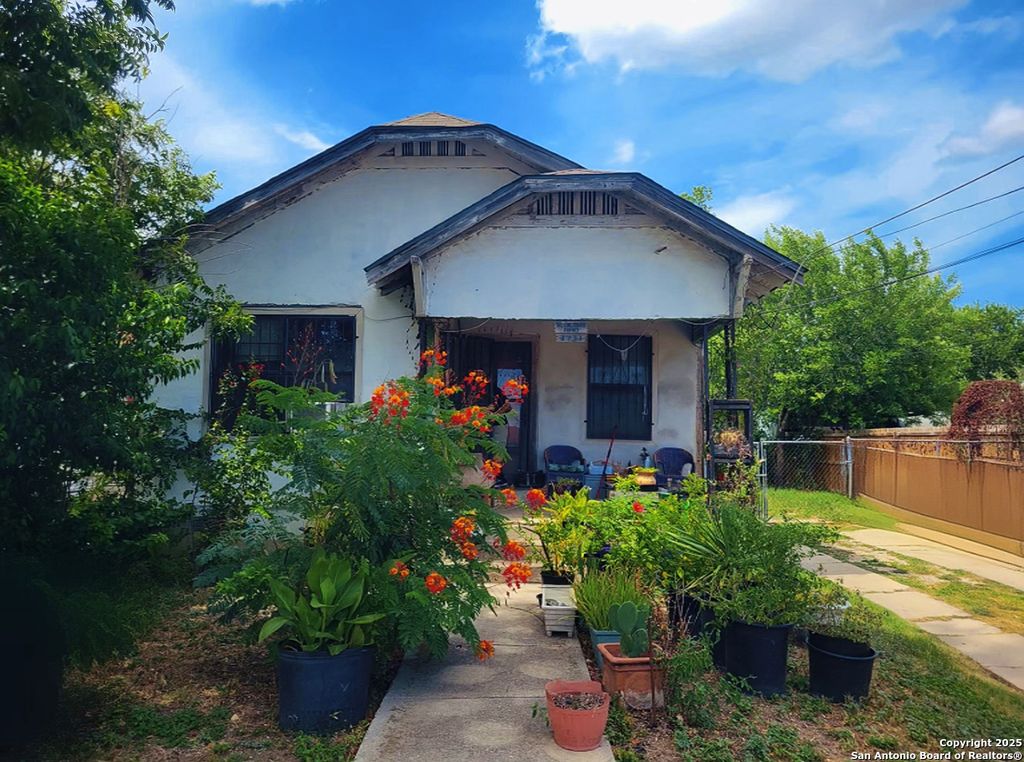 Photo of 1731 Dawson, San Antonio, TX 78202 (MLS # 1889217)