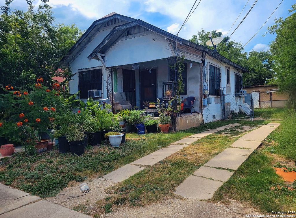 Photo of 1731 Dawson, San Antonio, TX 78202 (MLS # 1889217)