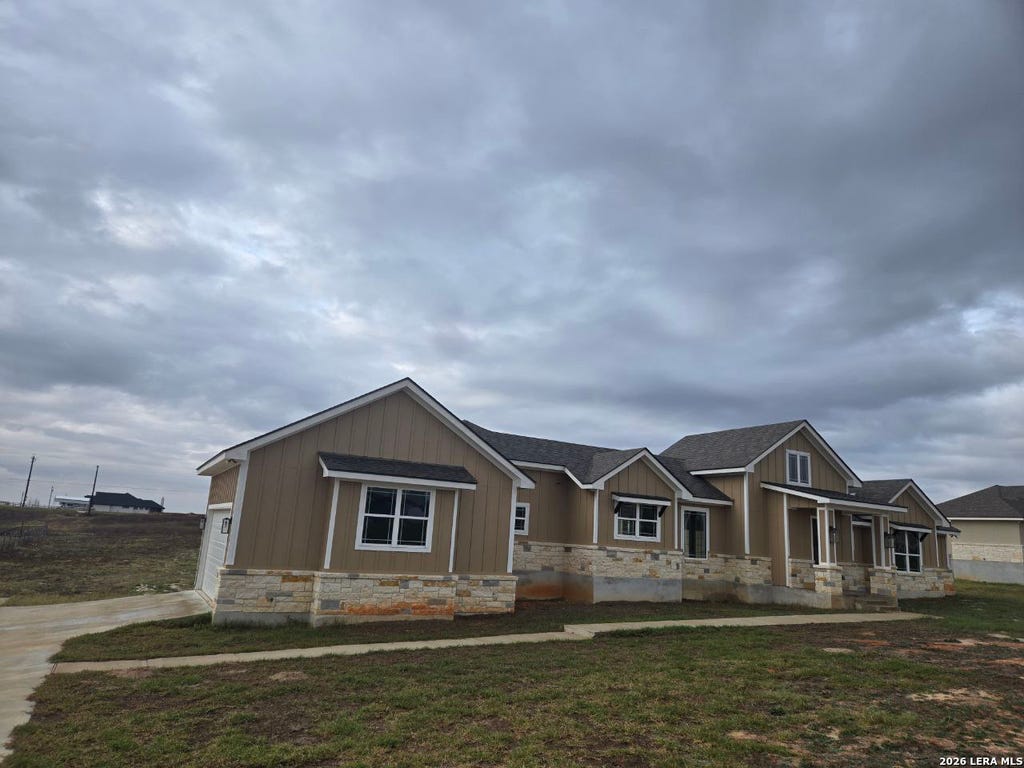 Photo of 120 Summer Meadow Dr, La Vernia, TX 78121 (MLS # 1935588)