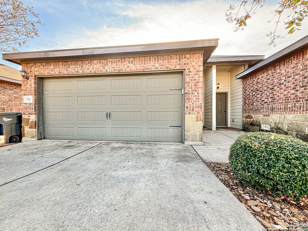 Photo of 752 Saengerhalle Road, New Braunfels, TX 78130 (MLS # 1971483)
