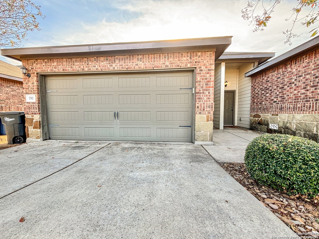 Photo of 752 Saengerhalle Road, New Braunfels, TX 78130 (MLS # 1971483)