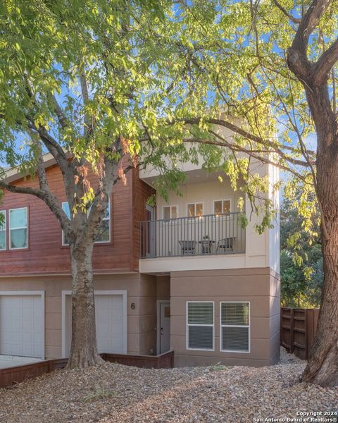 A home in Terrell Hills